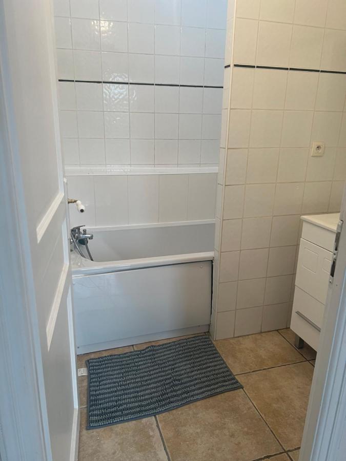 Le Relais De Saint Loup 1 A 66 Personnes Apartment Montereau-faut-Yonne Bagian luar foto
